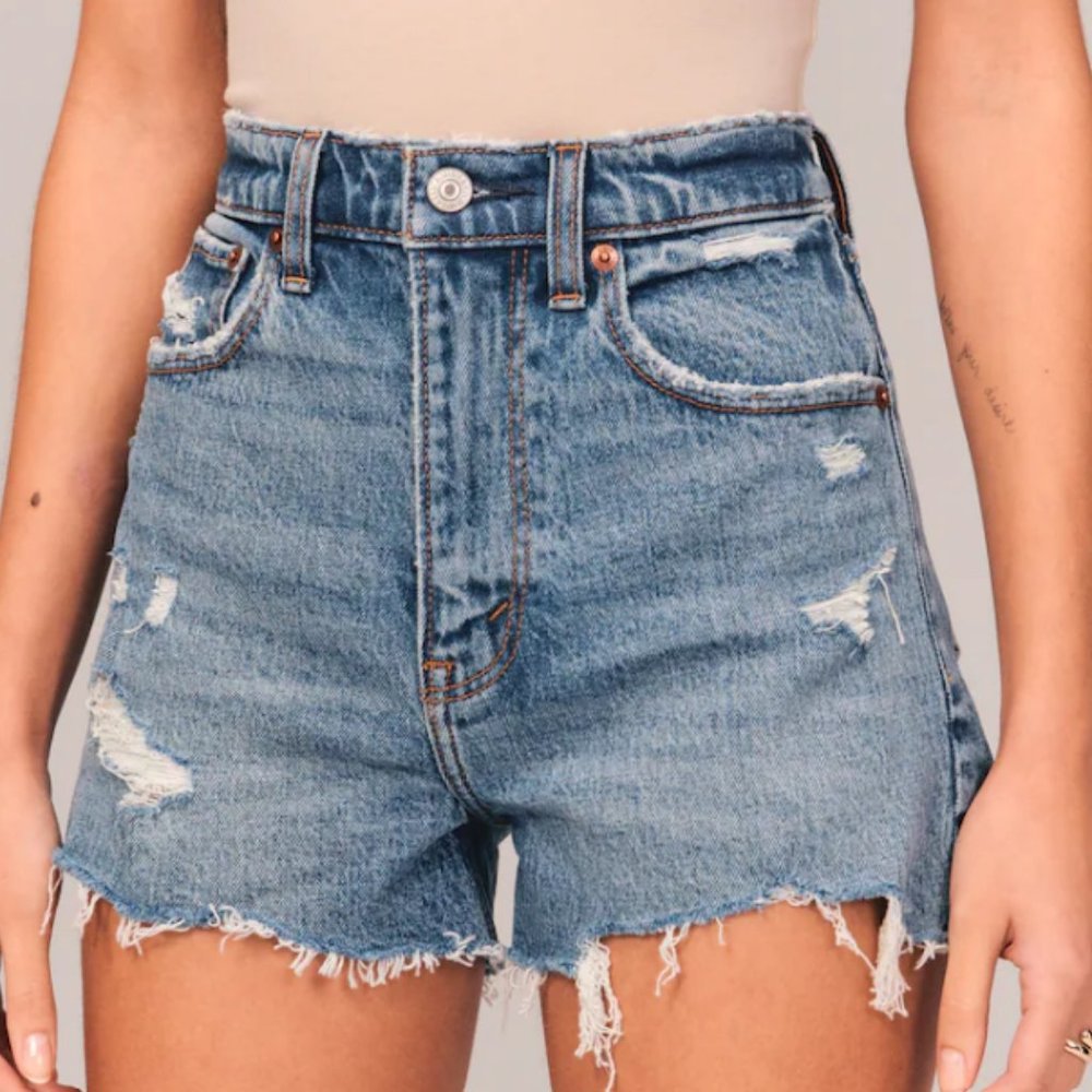 Abercrombie & Fitch High Rise Mom Short size 25